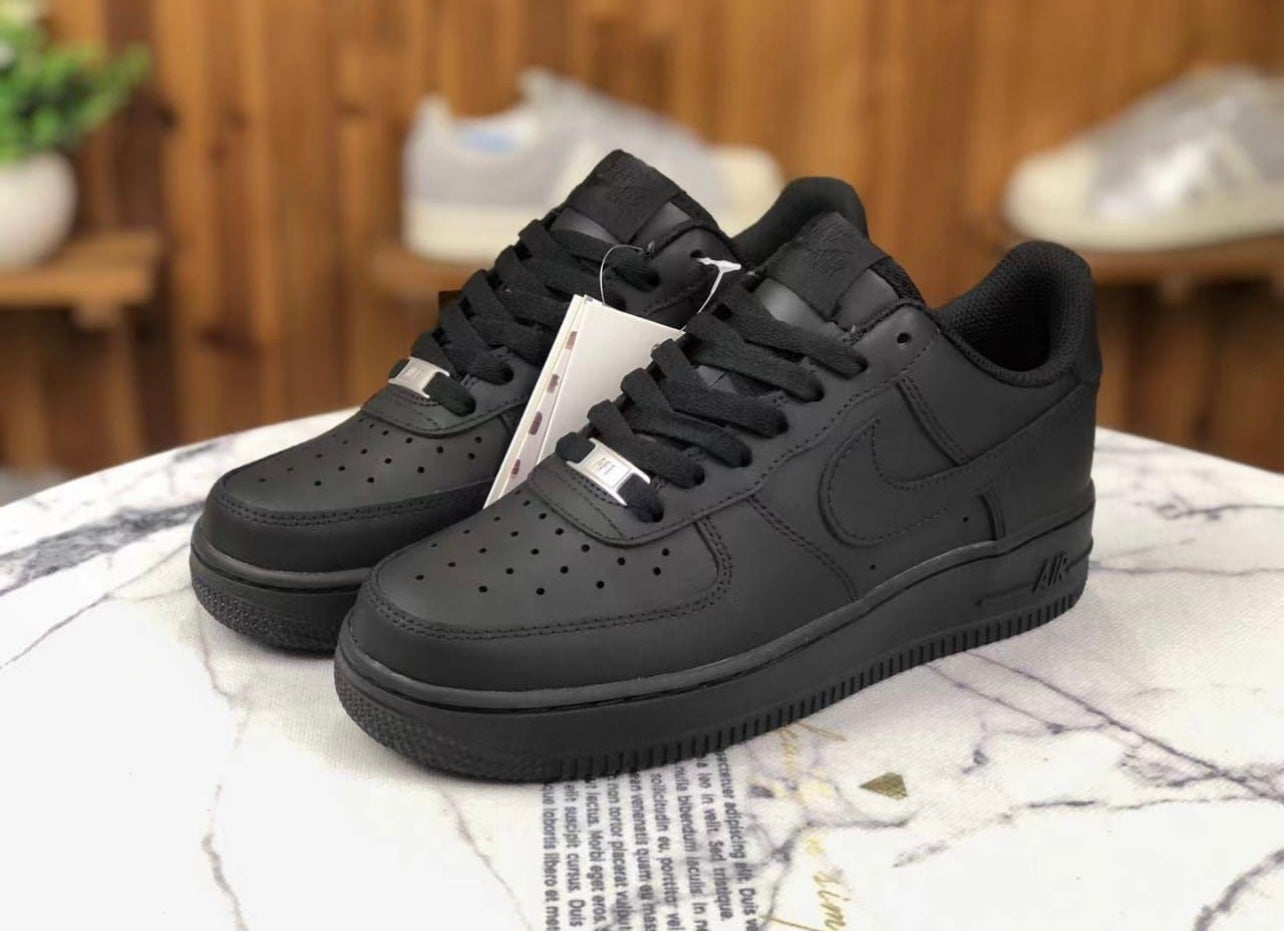 NIKE AIR FORCE ONE NEGRO