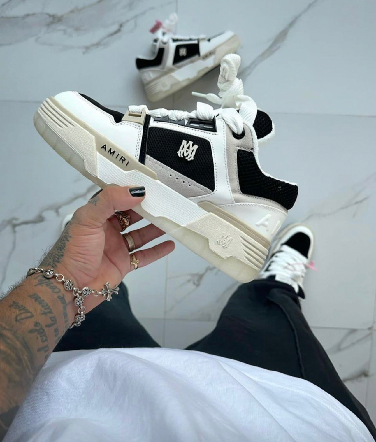 AMIRI BLANCO NEGRO