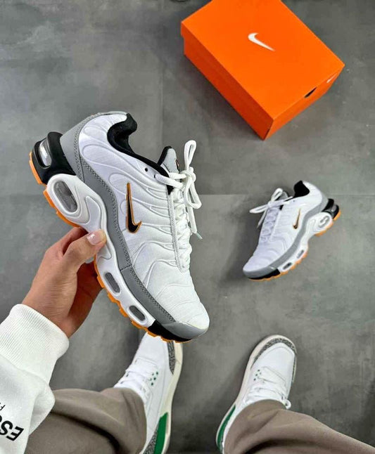 NIKE TN BLANCO / GRIS