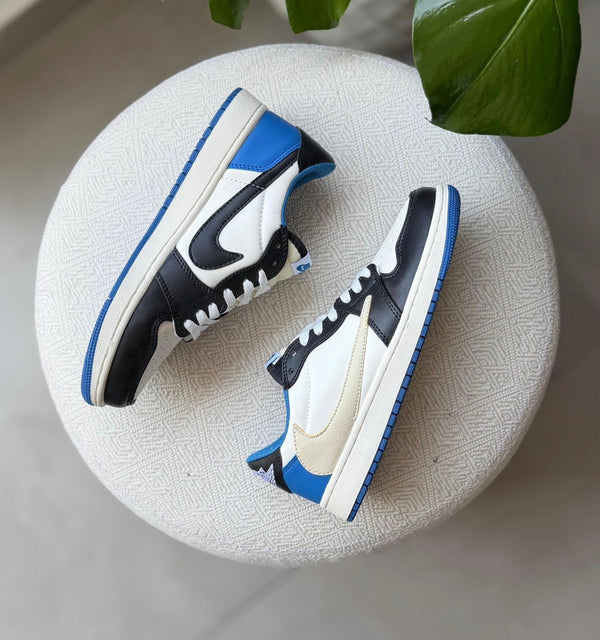 JORDAN TRAVIS SCOTT BLANCA AZUL