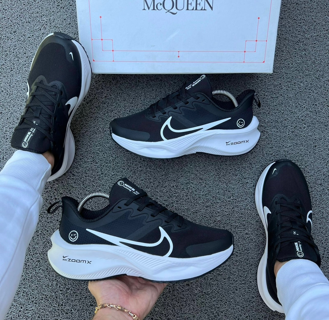 NIKE ZOOM NEGRO - BLANCO