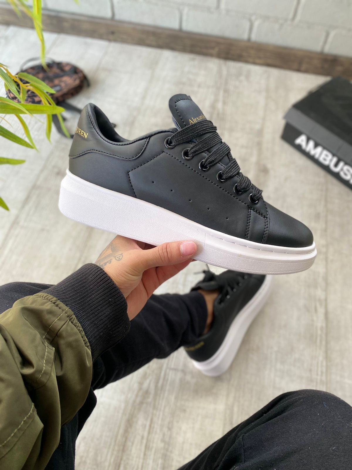 ALEXANDER MCQUEEN NEGRO