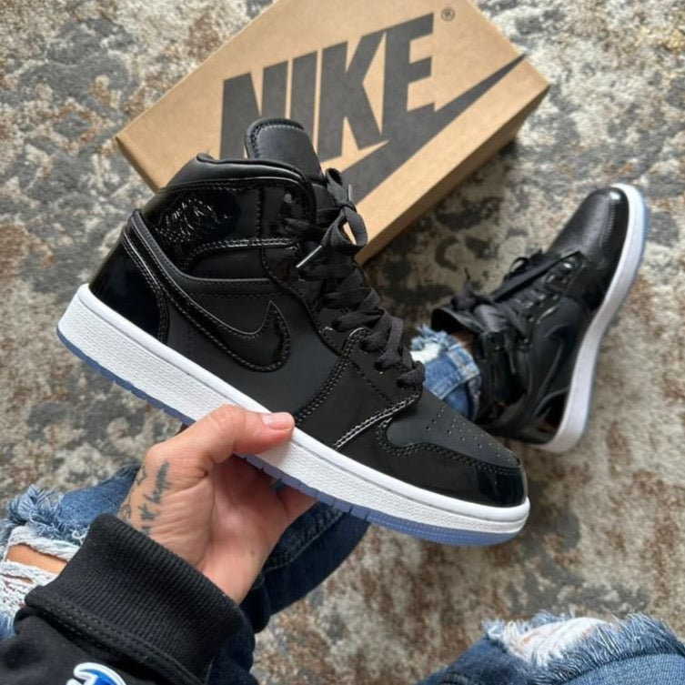 NIKE JORDAN RETRO 1 CHAROL