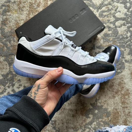 JORDAN RETRO 11