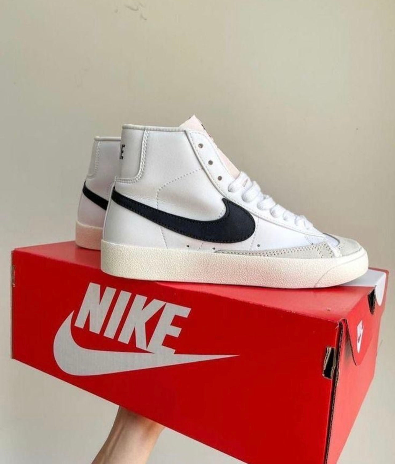 NIKE BLAZER