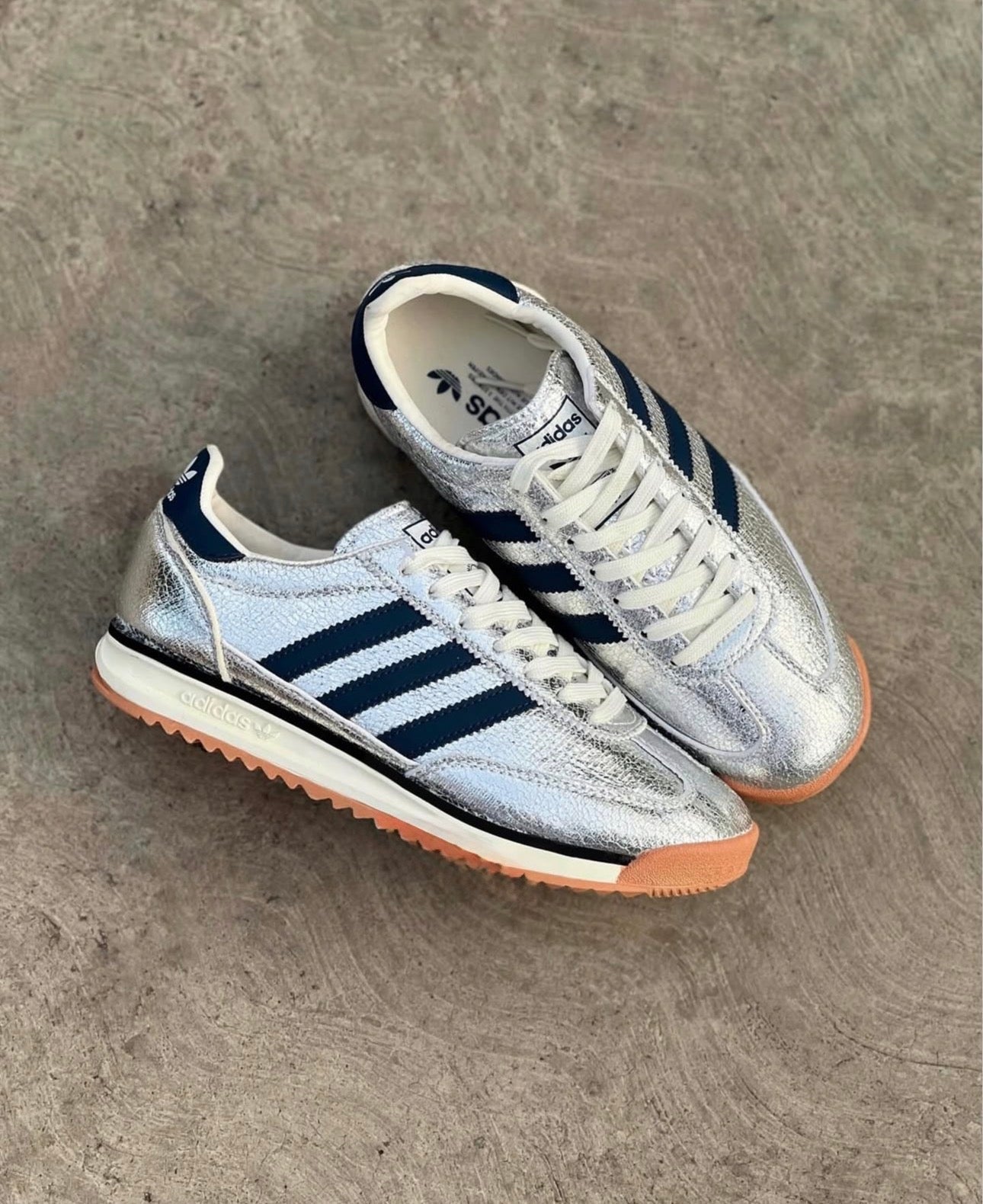 ADIDAS SL