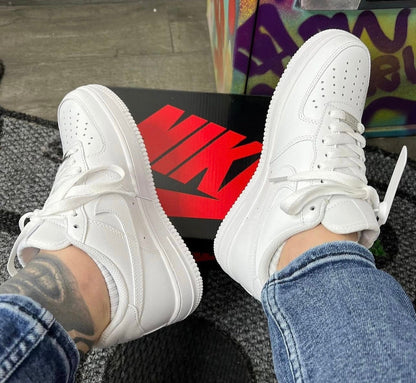 NIKE AIR FORCE ONE BLANCOS