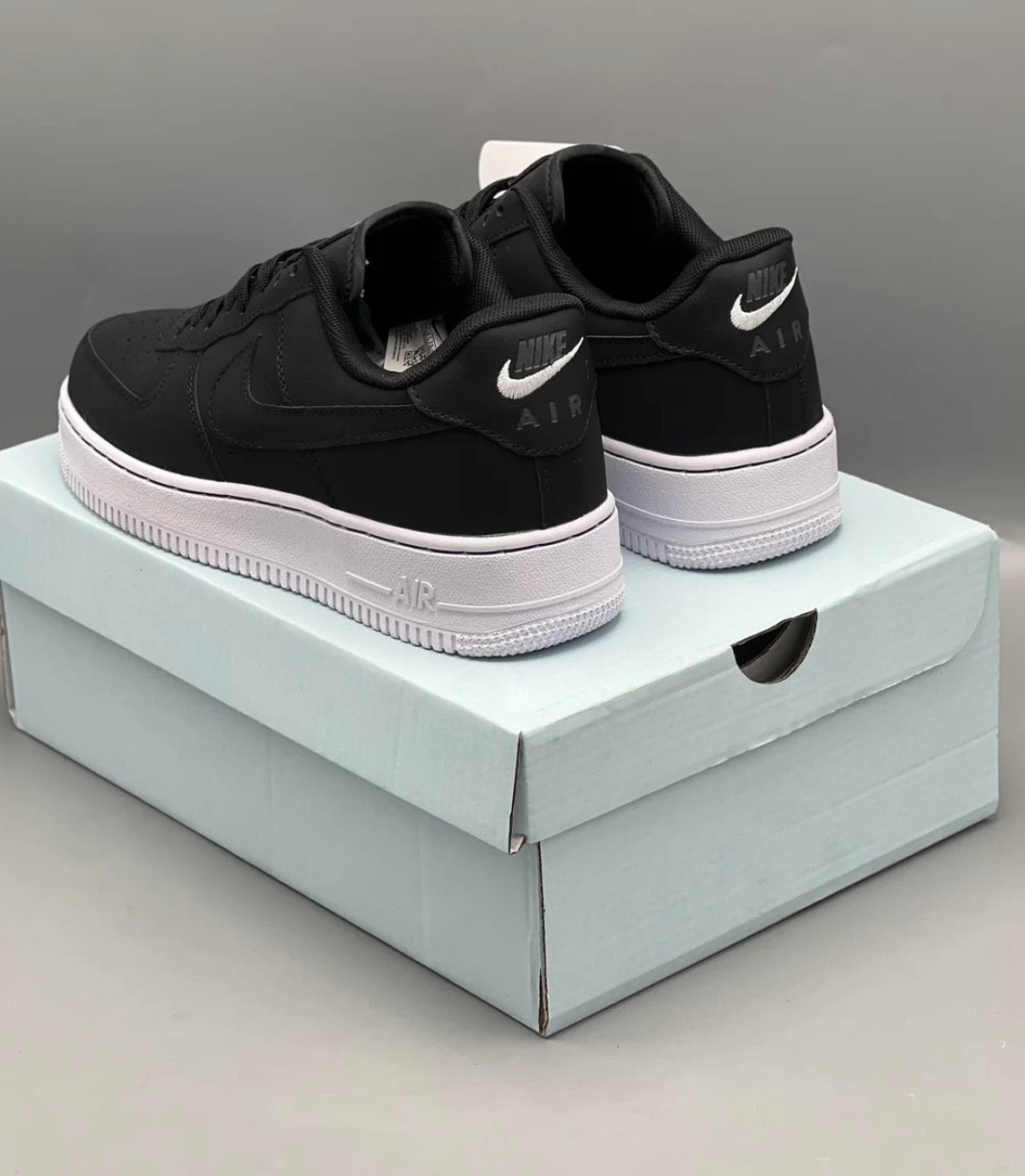 AIR FORCE ONE NEGRO GAMUZA
