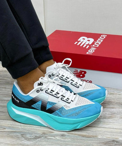 NEW BALANCE FUELCELL ÉLITE V4