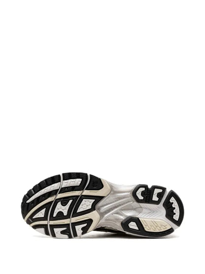 ASICS GEL KAYANO 14 BLANCO - PLATA