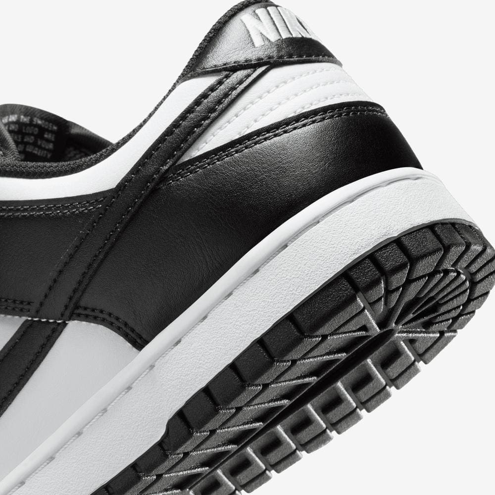 NIKE SB DUNK LOW PANDA