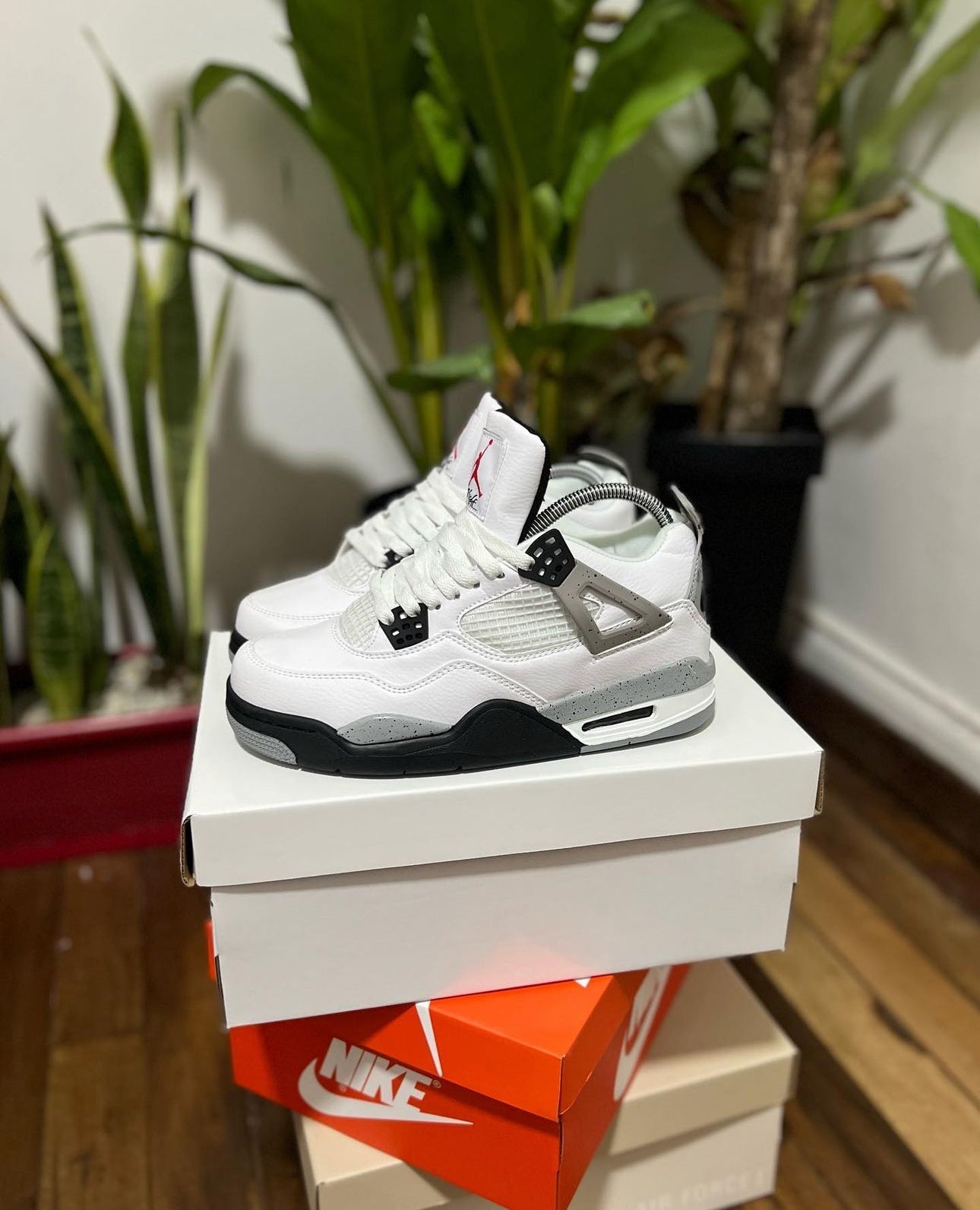 JORDAN RETRO 4 BLANCA / NEGRA