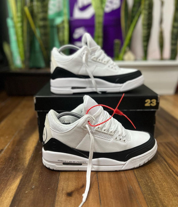 NIKE JORDAN RETRO 3 PANDA